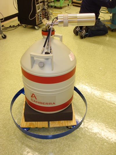 The high purity Ge detector used for coincidence measurements.