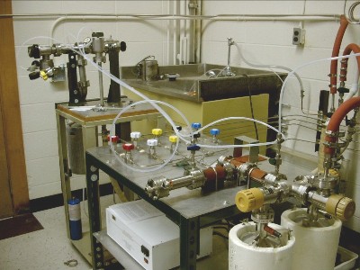 The ampoule sealing station has three independent ports for sealing ampoules of different diameters. 